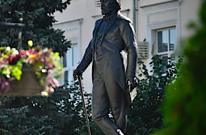 Памятник Фёдору Плевако